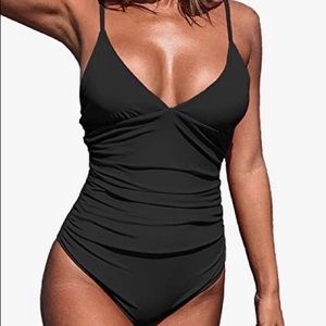 NWT CUPSHE Women’s One Piece Swimsuit Tummy Control V-neck Size Large